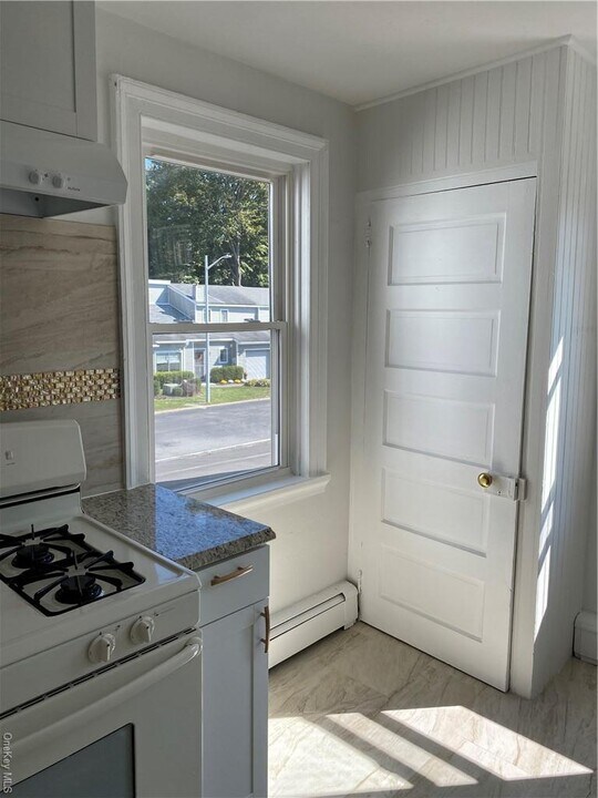 81 South St in Goshen, NY - Building Photo