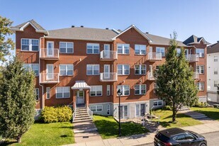 14600 Sherbrooke Rue E in Montréal, QC - Building Photo