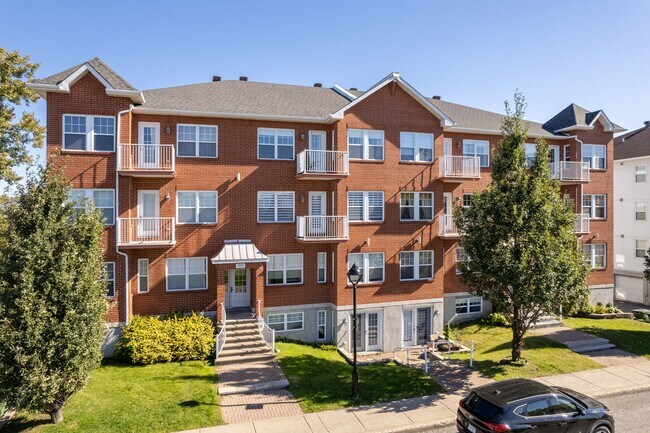 14600 Sherbrooke Rue E