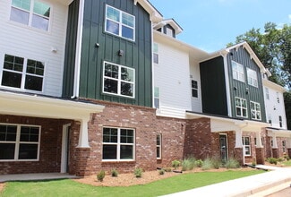 Harrison Village in Gainesville, GA - Foto de edificio - Building Photo