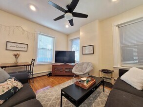 7 Mark St, Unit #2 in Boston, MA - Building Photo - Building Photo