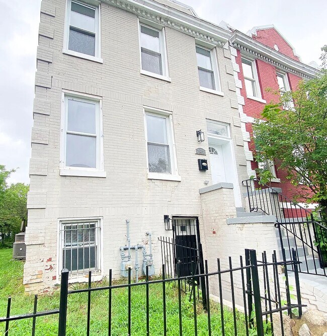 787 Fairmont St NW in Washington, DC - Foto de edificio - Building Photo