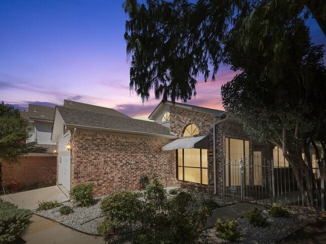 property at 2913 Eagles Nest Dr