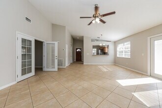 11214 Elmfield Dr in Tampa, FL - Building Photo - Building Photo