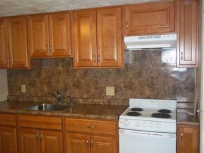 33A Bridge St, Unit A in Salem, NH - Building Photo - Building Photo