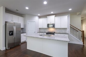 1330 Heights Park Dr in Atlanta, GA - Building Photo - Building Photo