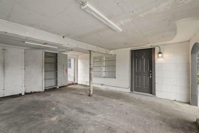 105 W Linney St in Dayton, TX - Building Photo - Building Photo