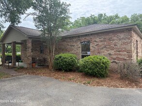 4294 Popp's Ferry Rd in D'Iberville, MS - Building Photo - Building Photo