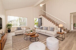 726 Kings Cross Ct in Encinitas, CA - Building Photo