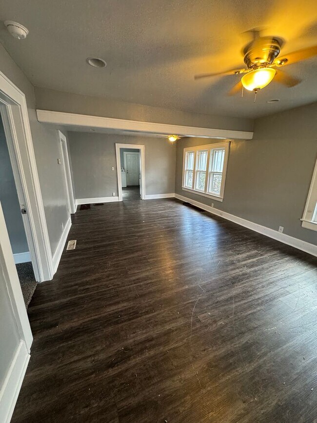 1050 E Pacific St in Springfield, MO - Building Photo - Building Photo