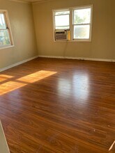 645 N Airport Way in Stockton, CA - Building Photo - Building Photo