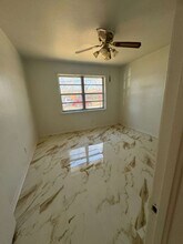 556 Blueberry Blvd in Dallas, TX - Building Photo - Building Photo