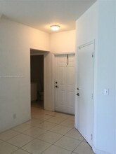 3881 NW 91st Terrace in Sunrise, FL - Foto de edificio - Building Photo