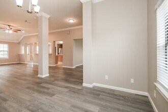 410 Wisdom St in Crosby, TX - Foto de edificio - Building Photo