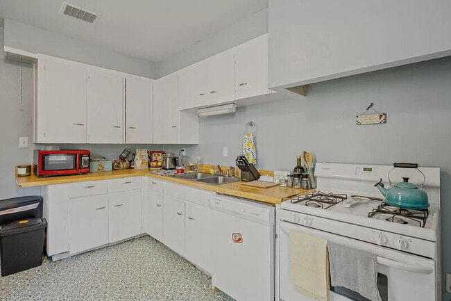 property at 514 Crescent St NE