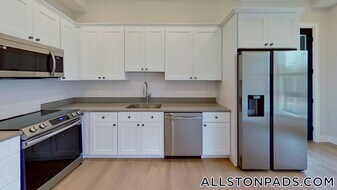 16-18 Highgate, Unit 101 in Boston, MA - Building Photo