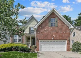 177 Lamplighter Way in Spring Lake, NC - Building Photo