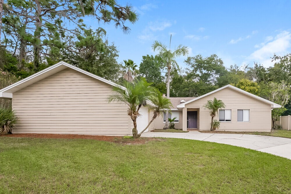 1637 E Sandpiper Trail in Casselberry, FL - Foto de edificio