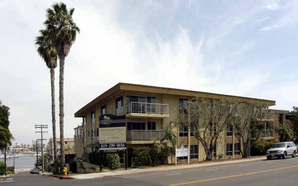 La Playa in San Diego, CA - Foto de edificio