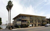 La Playa Apartments