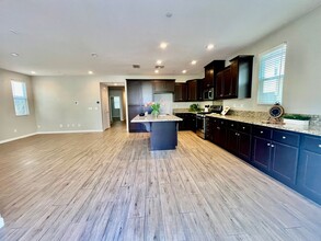 1613 Viburnum Ln in Rocklin, CA - Building Photo - Building Photo