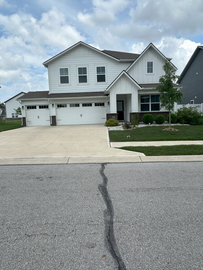 1269 Bristol Pl