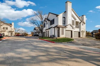 Devi Valley Ranch in Irving, TX - Building Photo - Building Photo