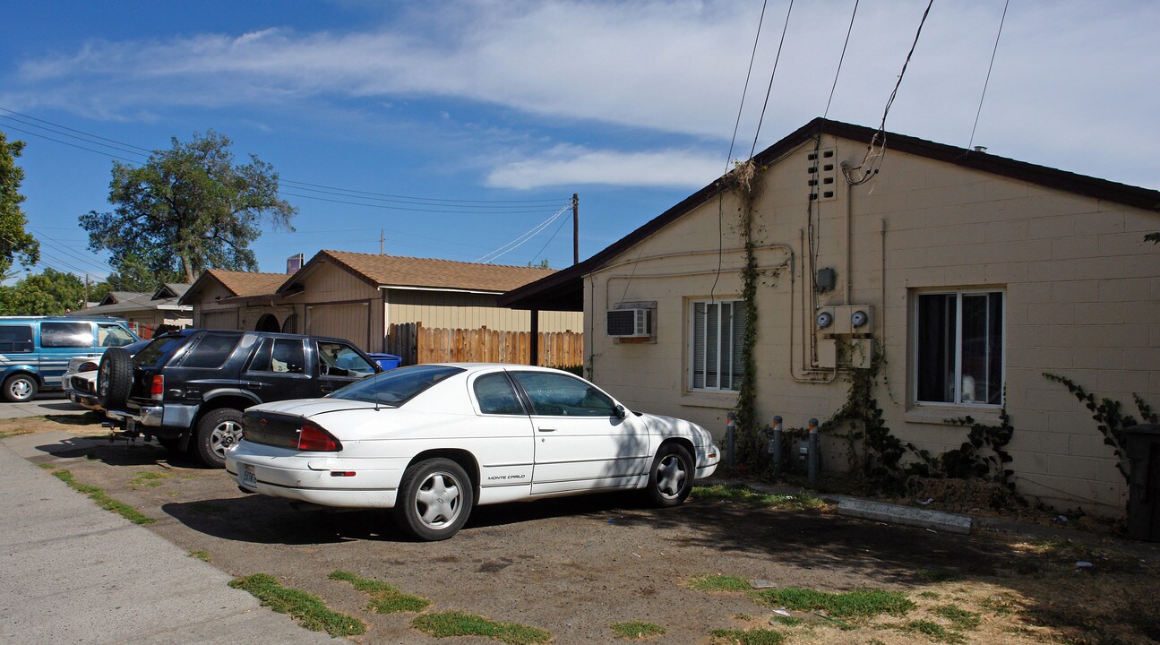 1500 1502, 1504 Los Robles Blvd in Sacramento, CA - Foto de edificio