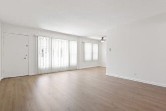 927 3rd St, Unit 6 in Santa Monica, CA - Foto de edificio - Building Photo