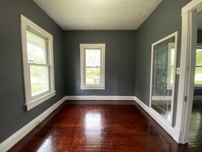 576 Noble Ave in Akron, OH - Building Photo - Building Photo