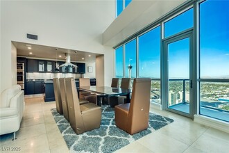 2700 S Las Vegas Blvd in Las Vegas, NV - Building Photo - Building Photo
