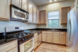 3824 Center Plaza Dr in Houston, TX - Building Photo - Building Photo