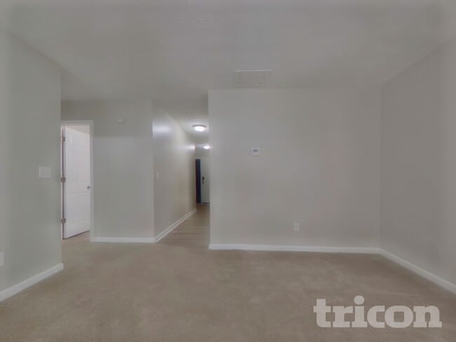 225 Charleston Pl in Covington, GA - Foto de edificio - Building Photo