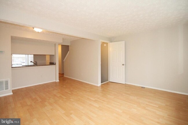 property at 8032 Grandview Ct