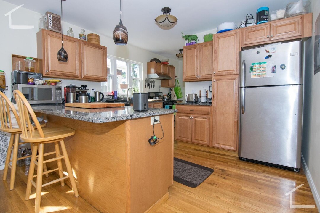 214 Arlington St in Watertown, MA - Foto de edificio