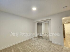 6353 King Wynd SW in Edmonton, AB - Building Photo - Building Photo