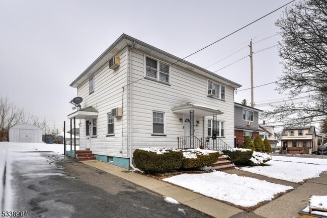 6 Helen Pl, Unit 224 in Clifton, NJ - Building Photo - Building Photo