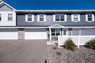 4823 Martingale Dr in Woodbury, MN - Building Photo