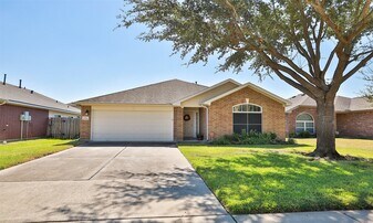 10914 Barker View Dr in Cypress, TX - Building Photo