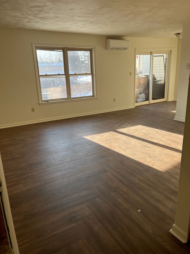 property at 922 W Aaron Dr