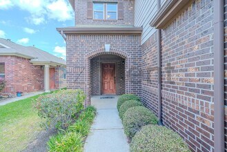 2730 Volute in Houston, TX - Foto de edificio - Building Photo