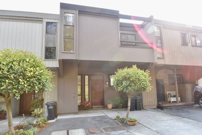 property at 108 Lincoln Dr