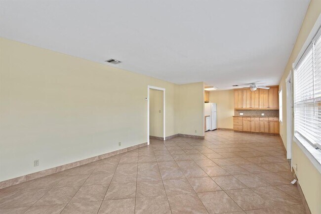 4 NE 16th Pl, Unit 1 in Fort Lauderdale, FL - Building Photo - Building Photo