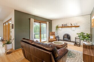 715 Lamon Ave in Wilmette, IL - Building Photo - Building Photo