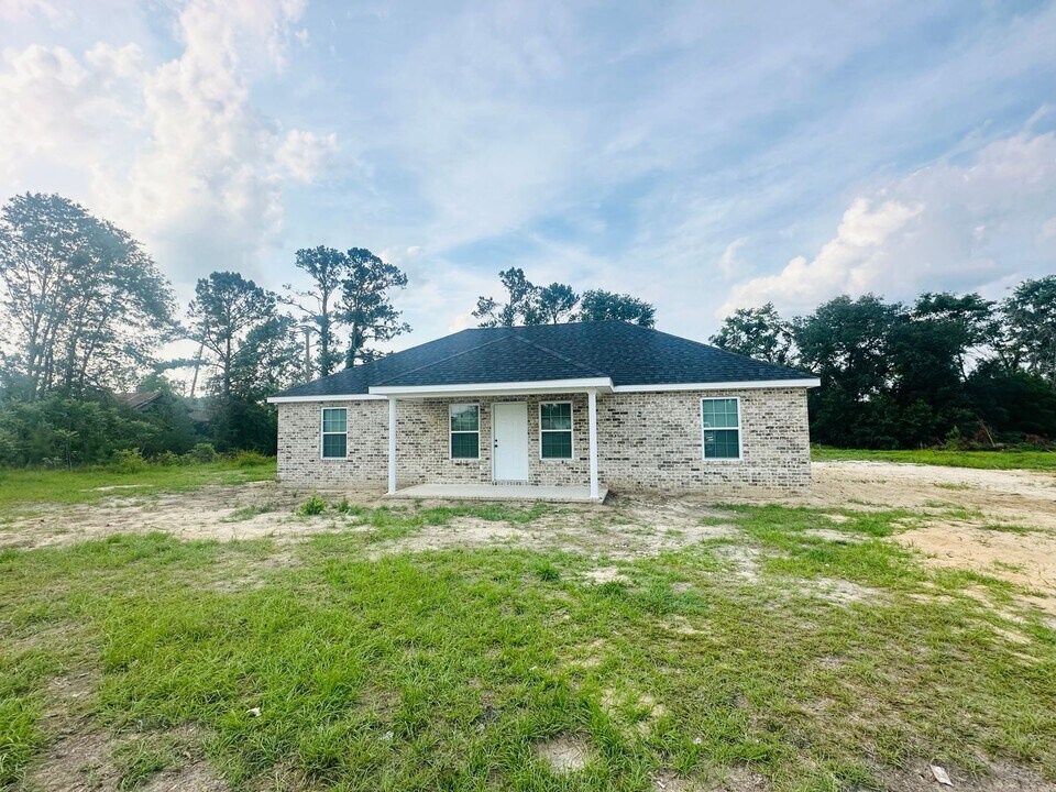 208 McBride St in Mount Vernon, GA - Building Photo