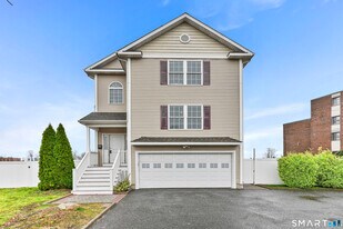 1180 Main St in Stratford, CT - Building Photo