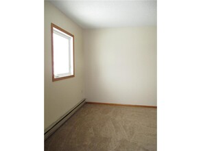 1426 Black Oak Ave in Montevideo, MN - Building Photo - Building Photo
