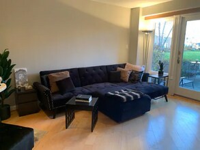 2500 Q St NW, Unit #130 Gtown Private Patio in Washington, DC - Foto de edificio - Building Photo