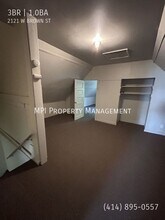 2121 W Brown St in Milwaukee, WI - Building Photo - Building Photo