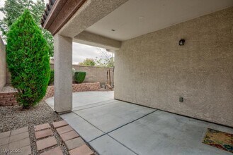 2671 Lochleven Way in Henderson, NV - Building Photo - Building Photo